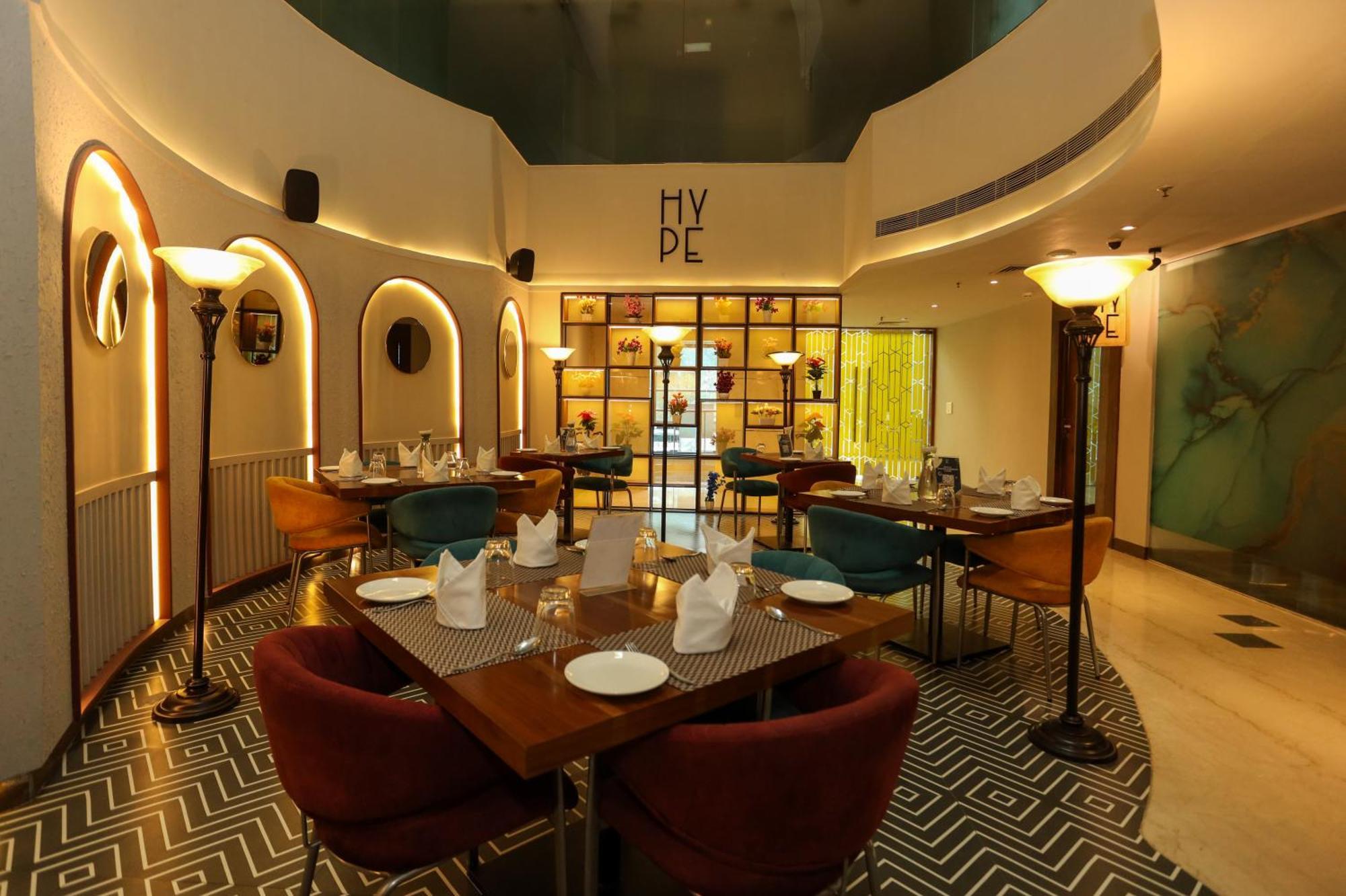 Hyphen Business Hotel 노이다 외부 사진
