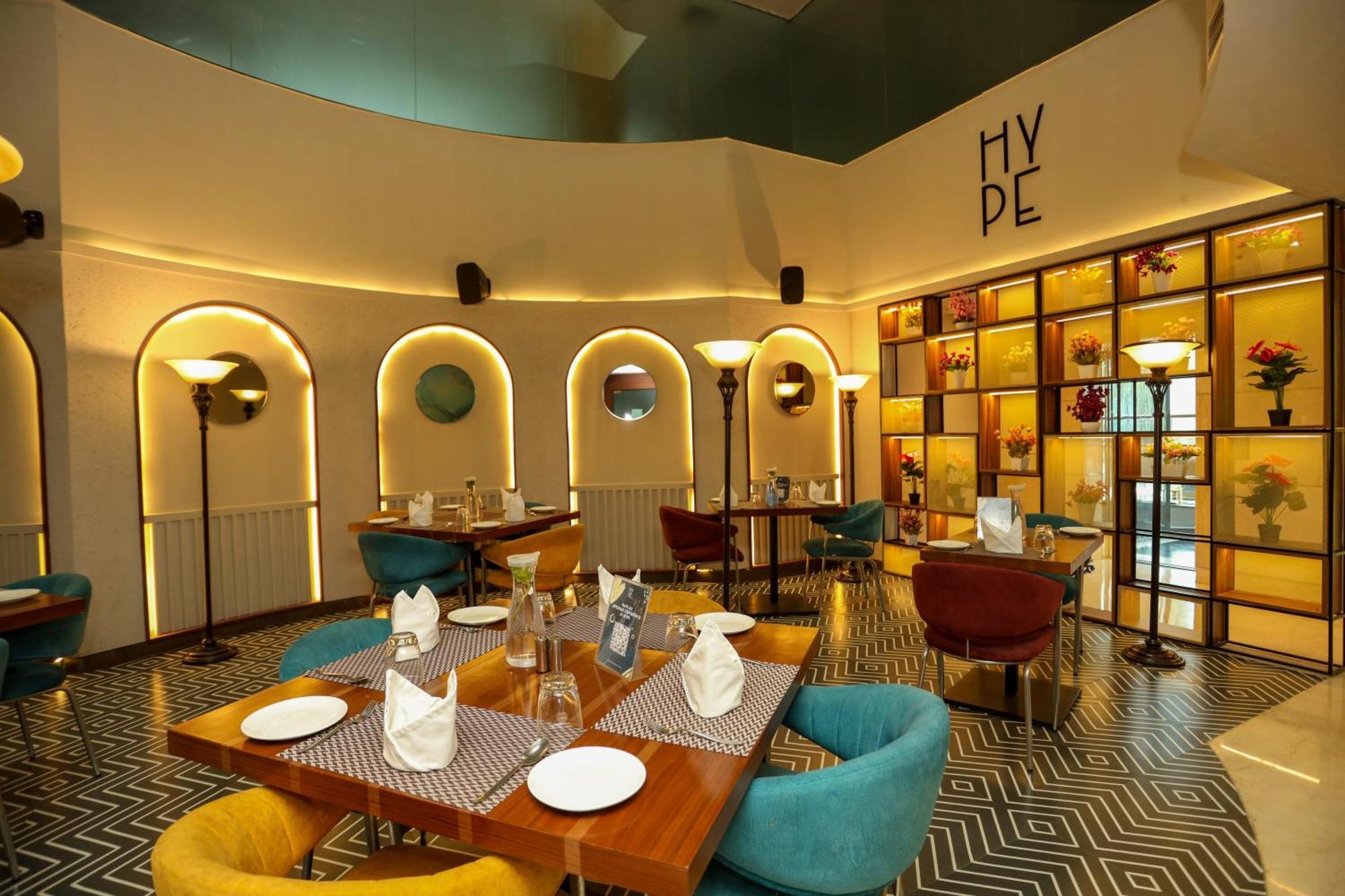 Hyphen Business Hotel 노이다 외부 사진