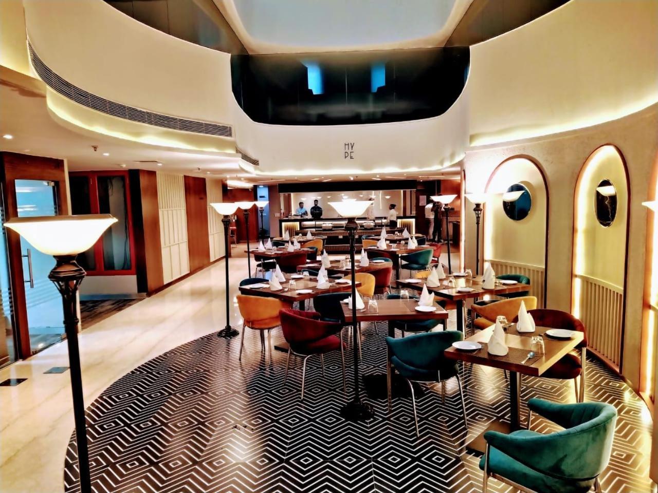 Hyphen Business Hotel 노이다 외부 사진