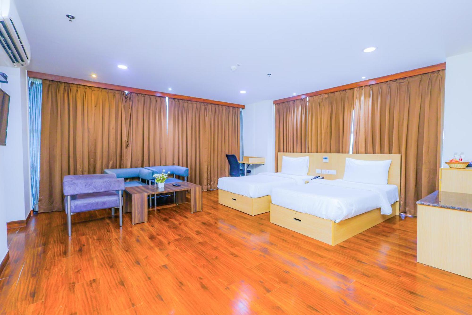 Hyphen Business Hotel 노이다 외부 사진