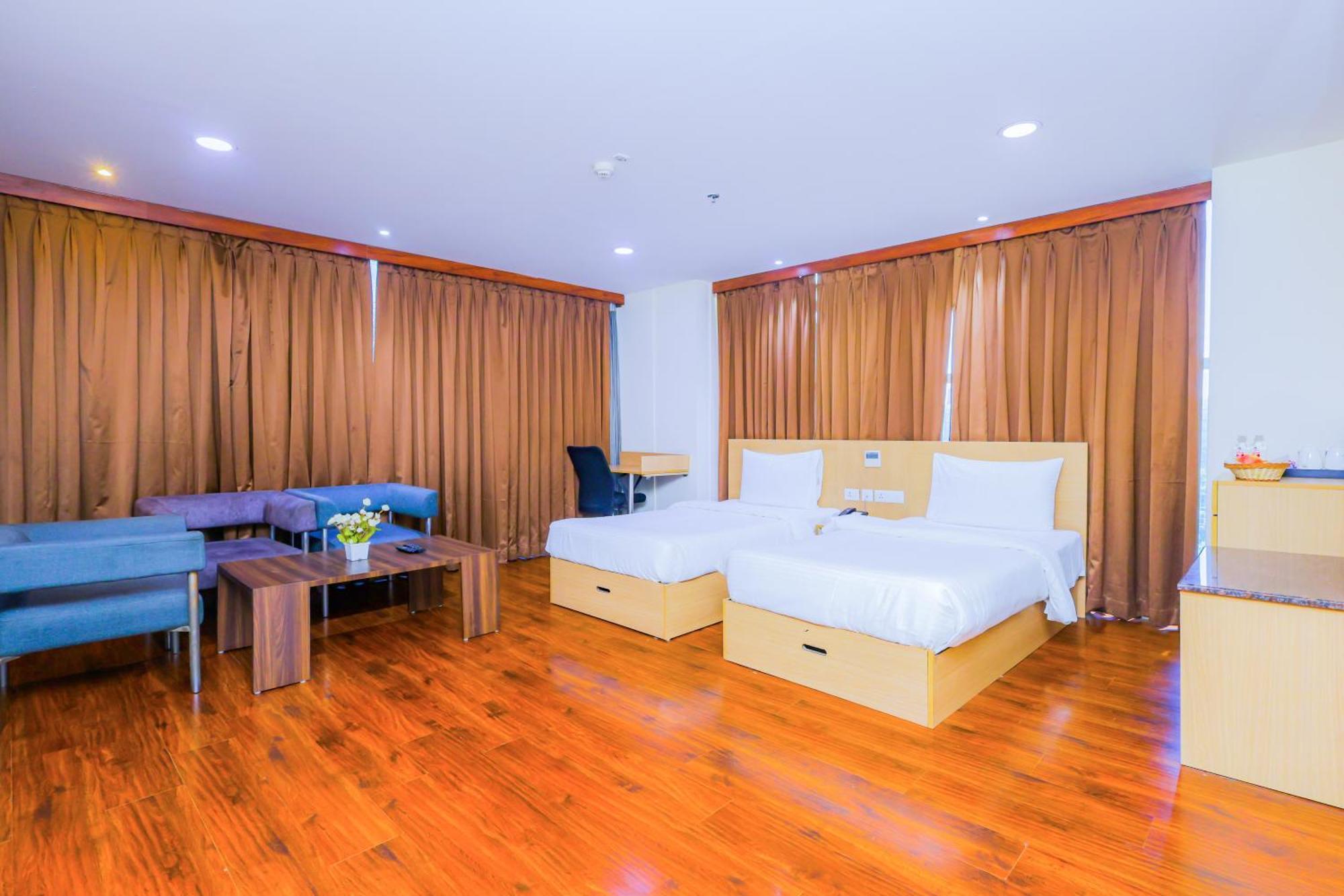 Hyphen Business Hotel 노이다 외부 사진