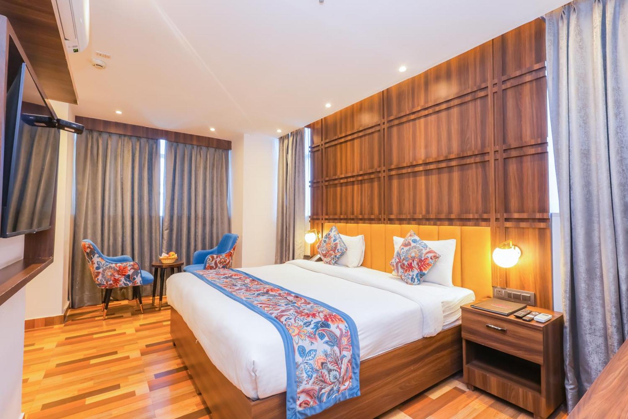 Hyphen Business Hotel 노이다 외부 사진