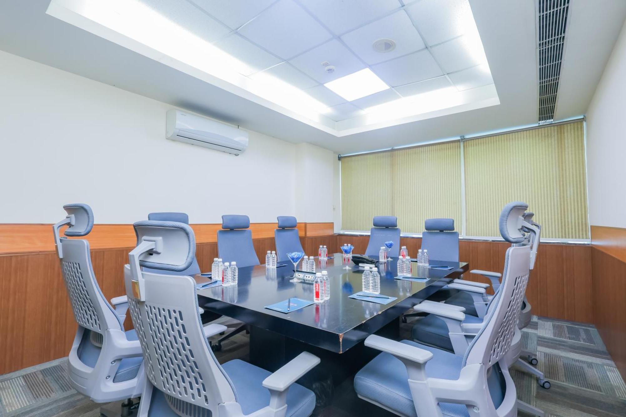 Hyphen Business Hotel 노이다 외부 사진
