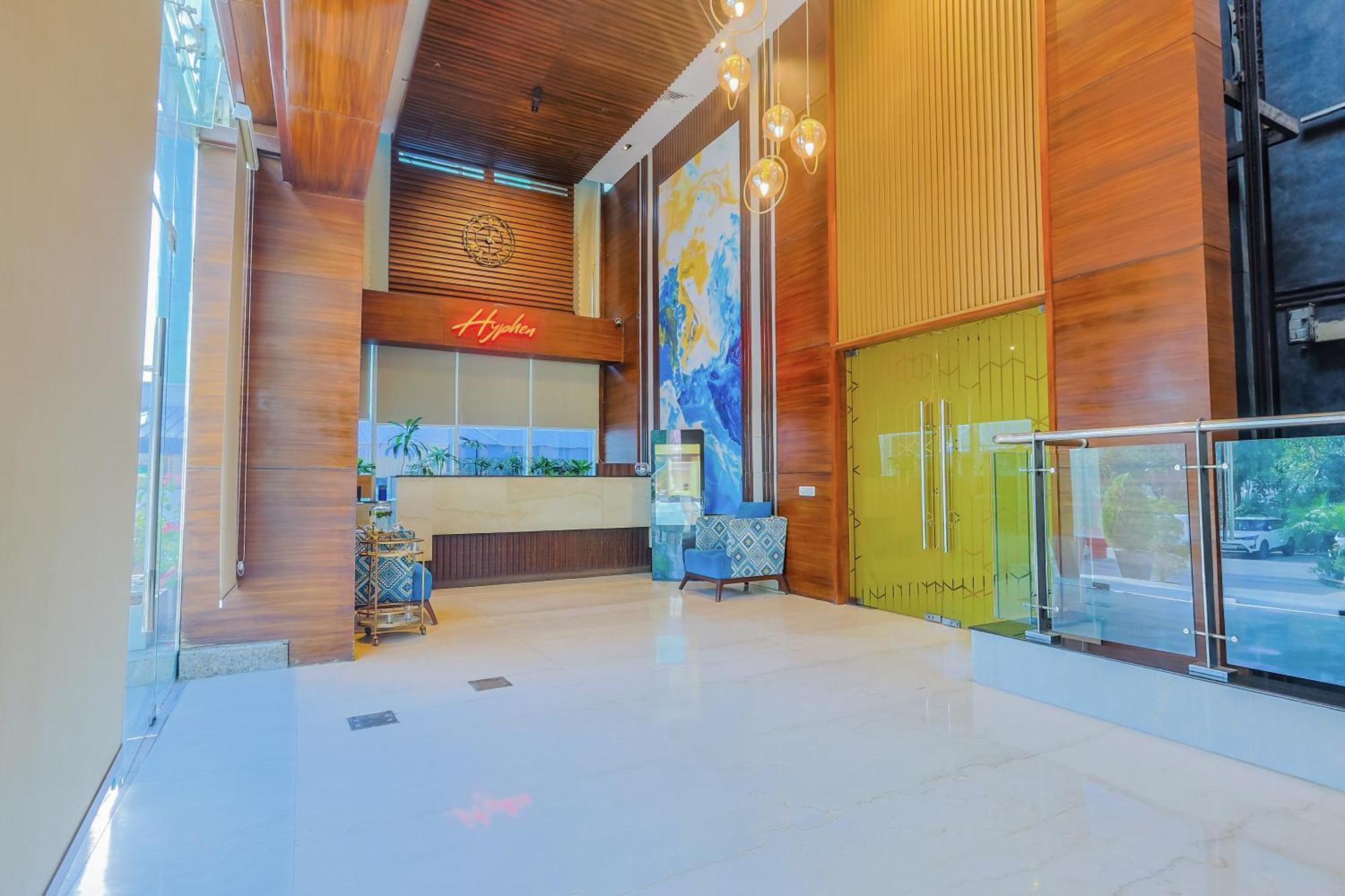 Hyphen Business Hotel 노이다 외부 사진
