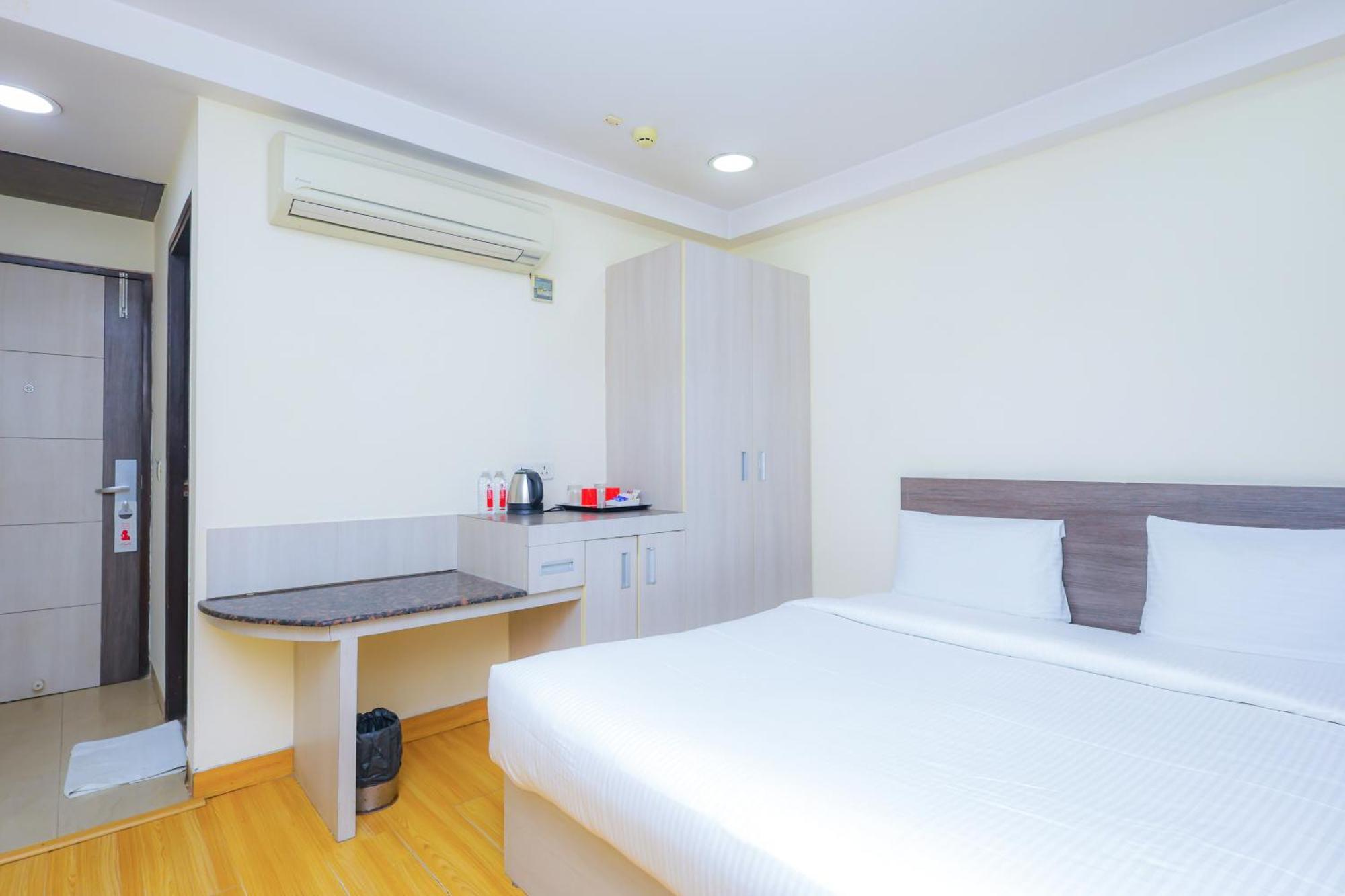 Hyphen Business Hotel 노이다 외부 사진