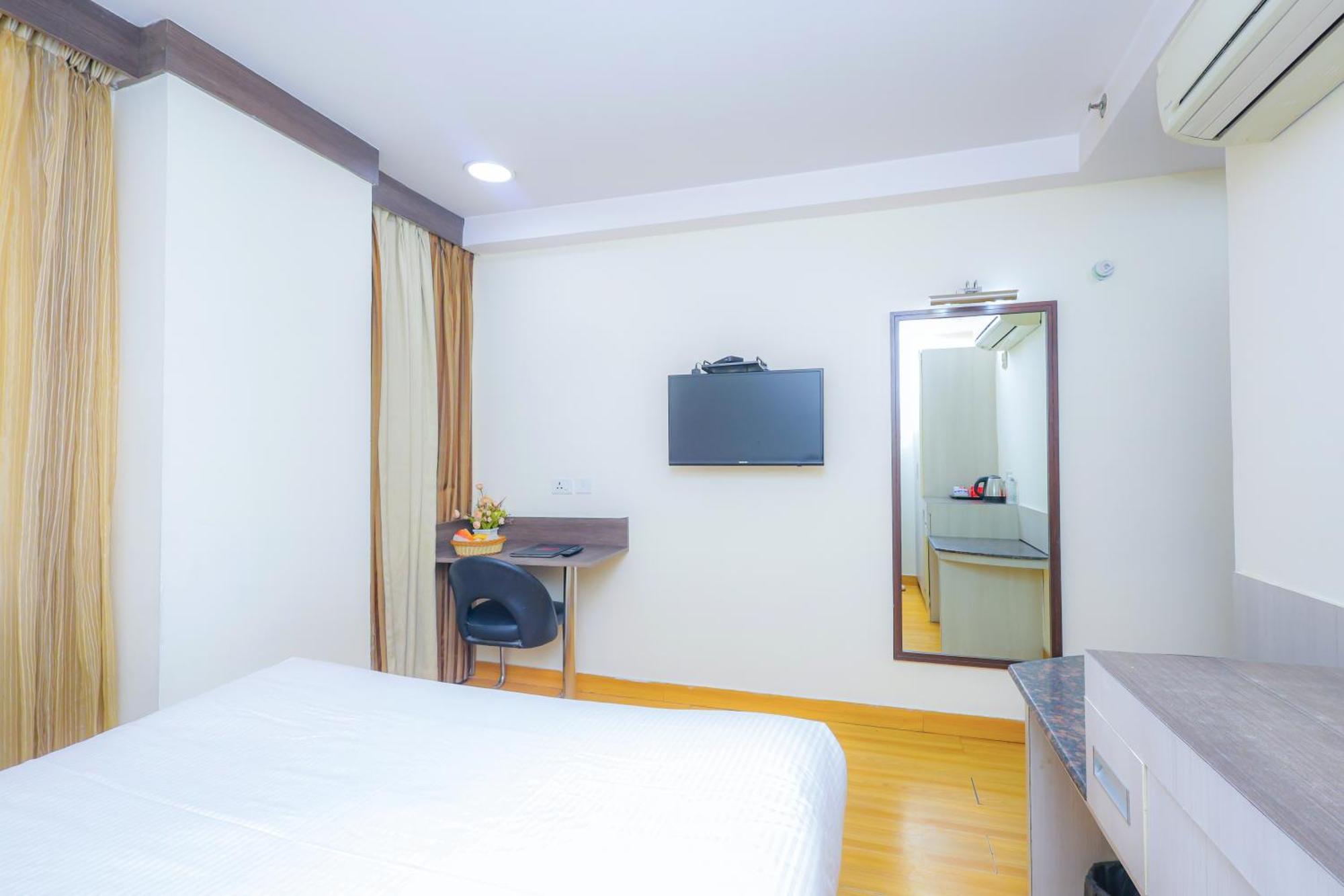 Hyphen Business Hotel 노이다 외부 사진