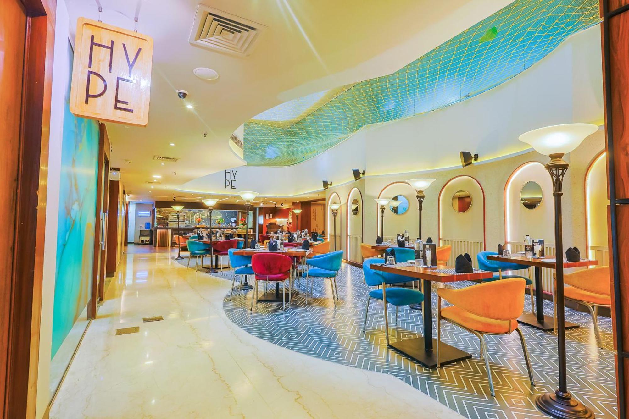 Hyphen Business Hotel 노이다 외부 사진