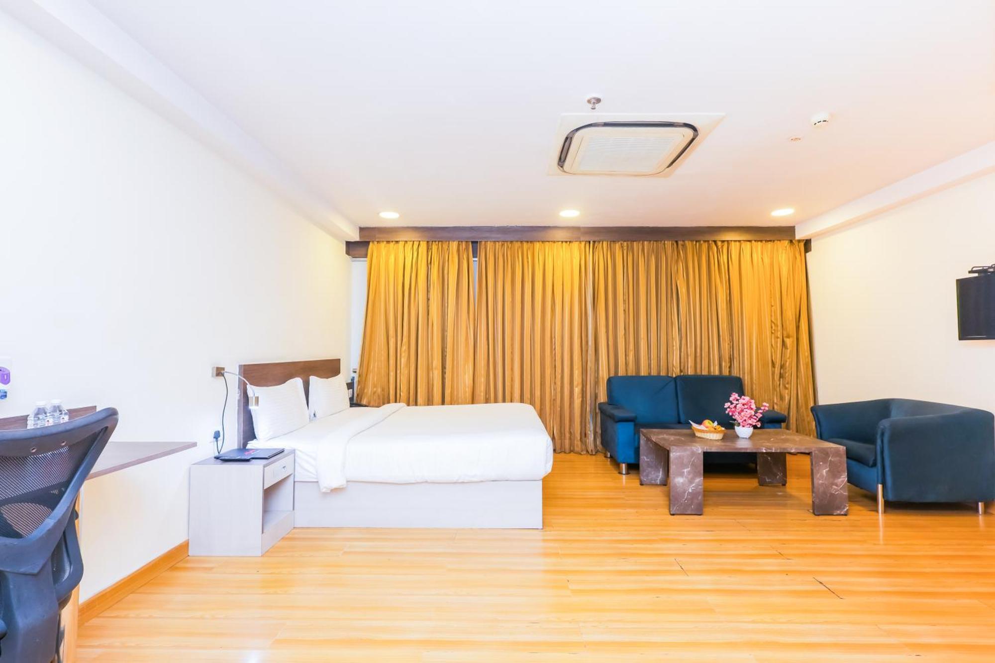 Hyphen Business Hotel 노이다 외부 사진